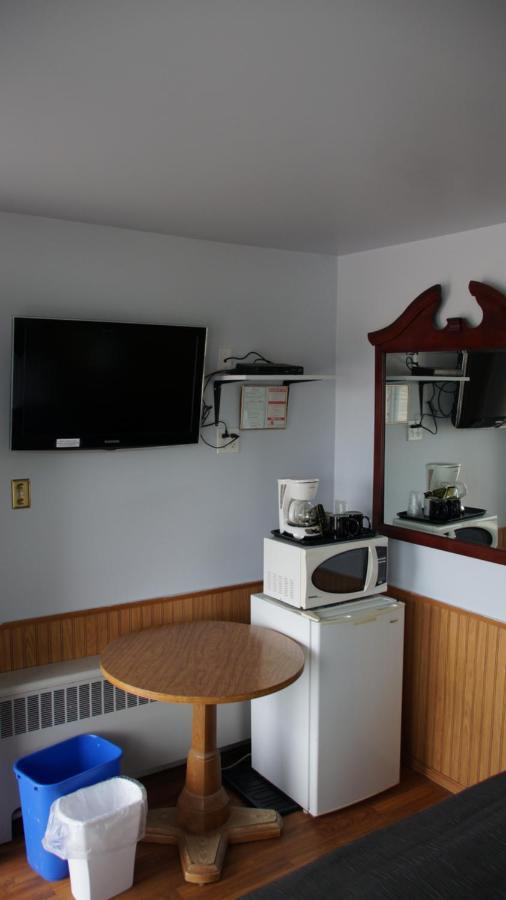 Robyn'S Motel Peterborough Ngoại thất bức ảnh