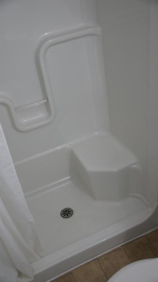 Robyn'S Motel Peterborough Ngoại thất bức ảnh
