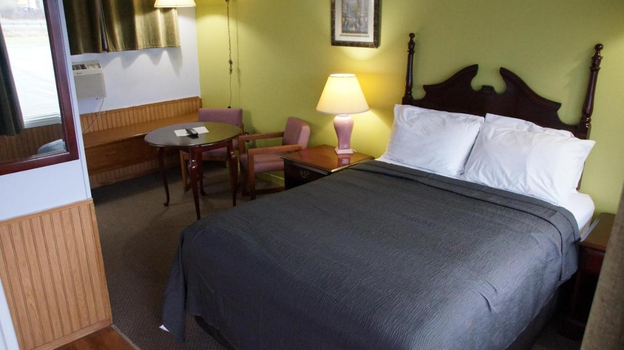 Robyn'S Motel Peterborough Ngoại thất bức ảnh