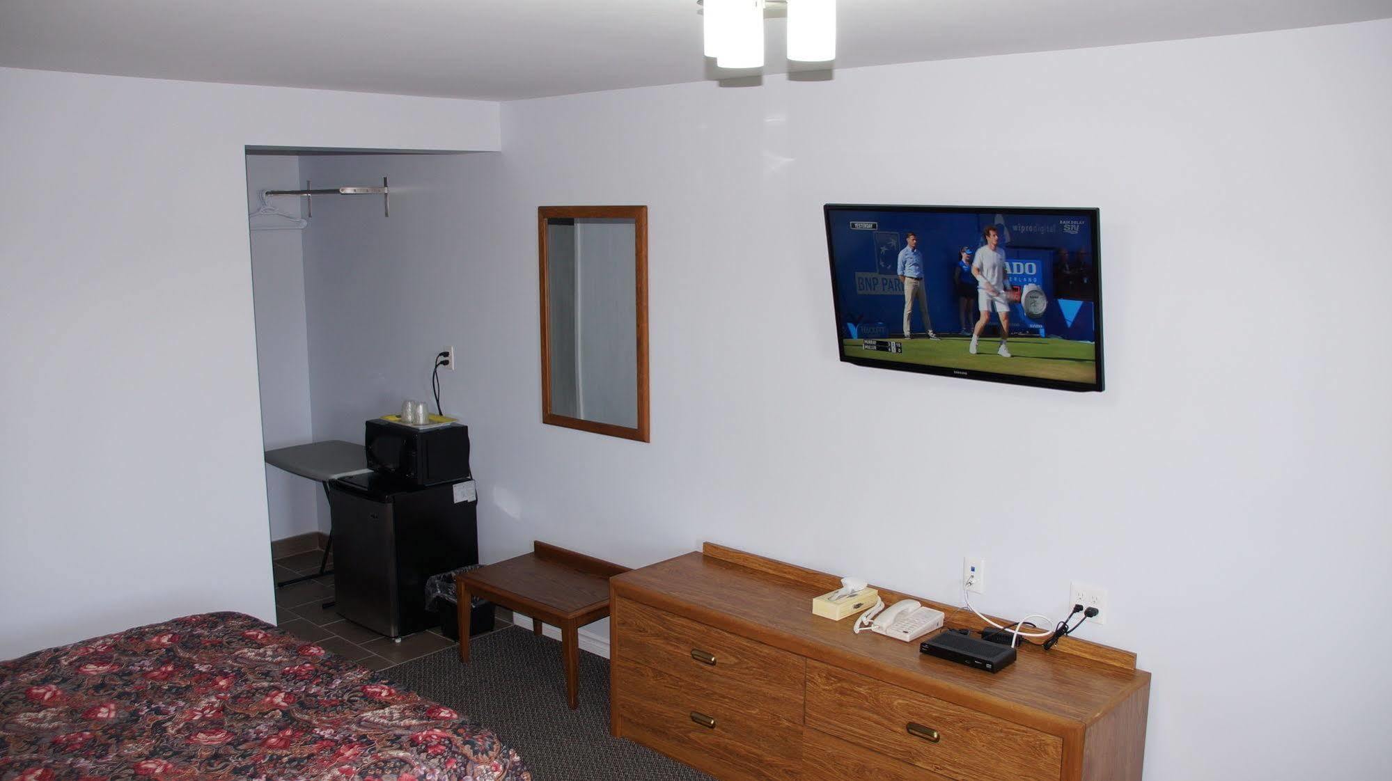 Robyn'S Motel Peterborough Ngoại thất bức ảnh
