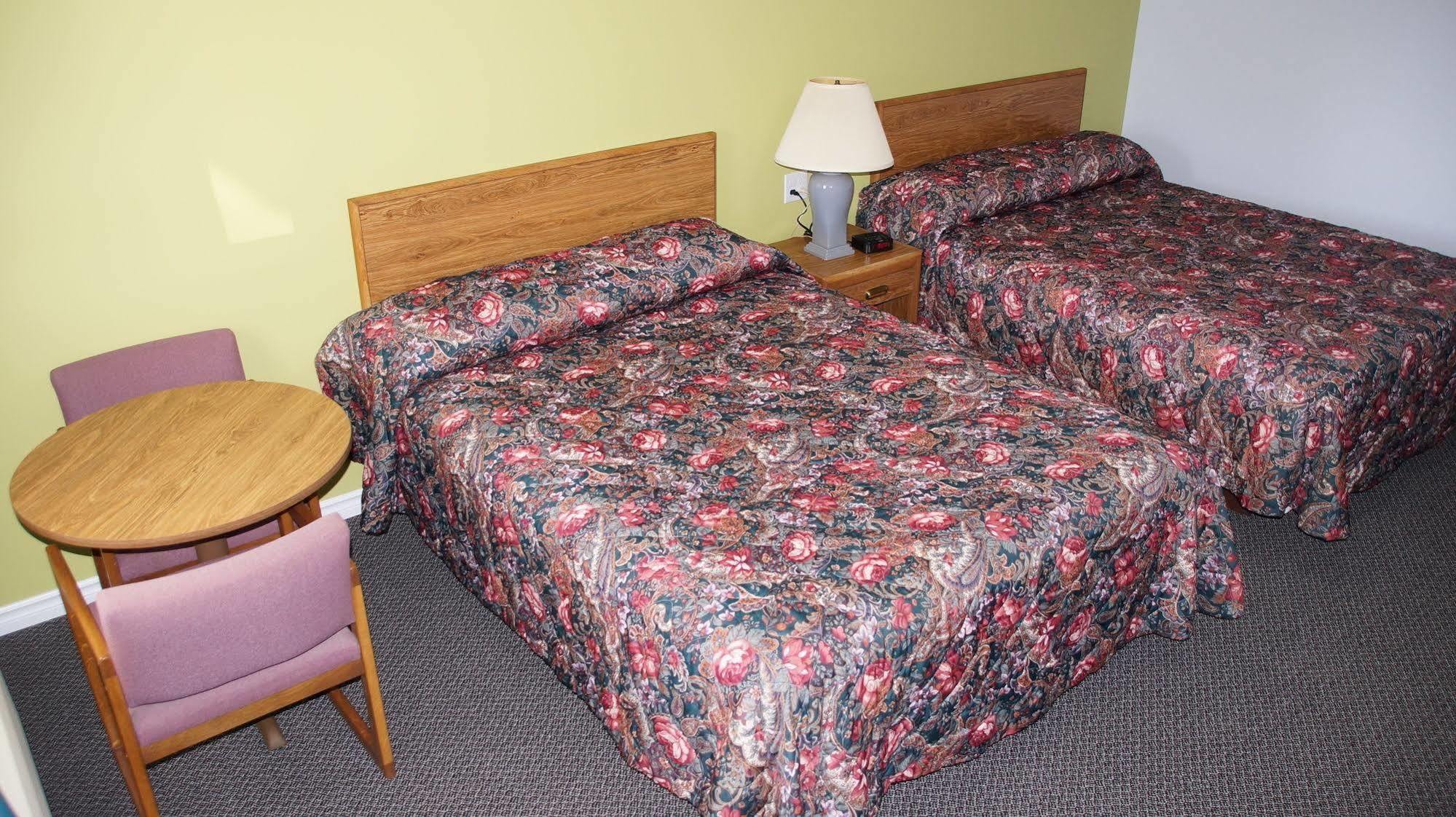 Robyn'S Motel Peterborough Ngoại thất bức ảnh